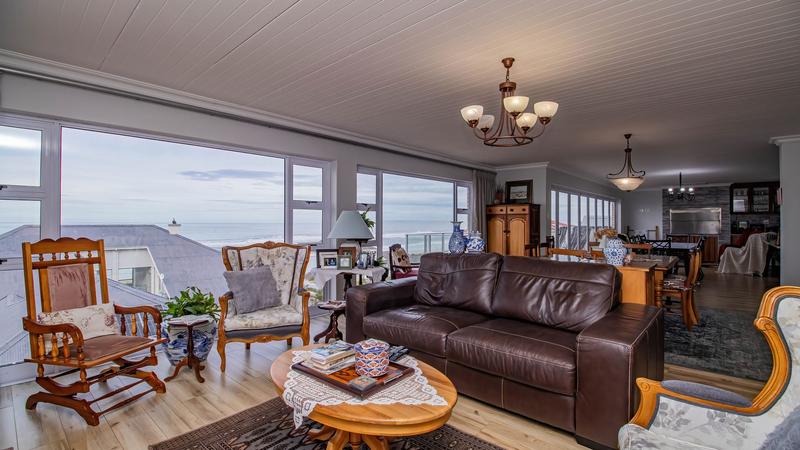 9 Bedroom Property for Sale in Outeniqua Strand Western Cape